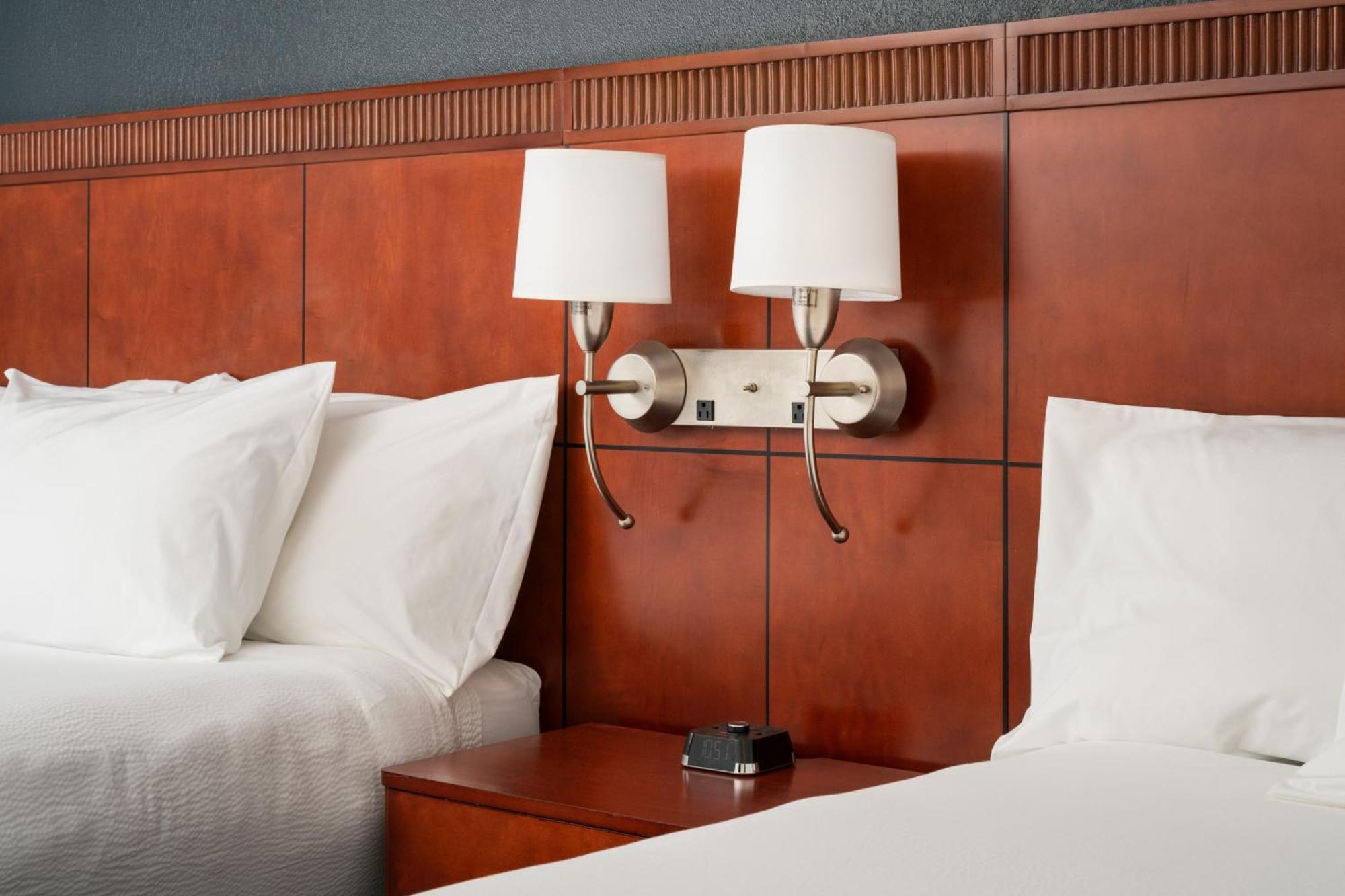 Отель Courtyard Melbourne West Экстерьер фото